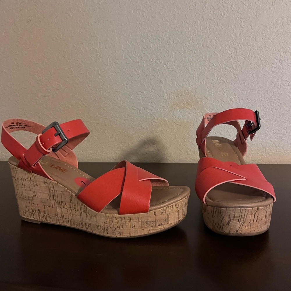 New strapping orange wedges